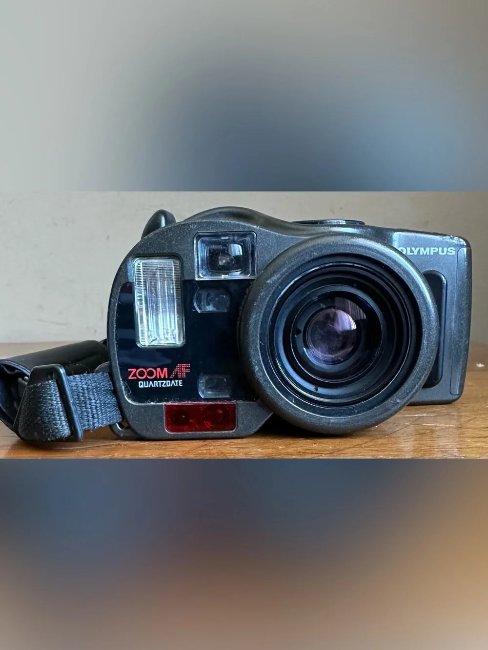 Olympus Infinity SuperZoom330 AF QUARTZDATE 35mm Film Camera w/38-105mm Lens